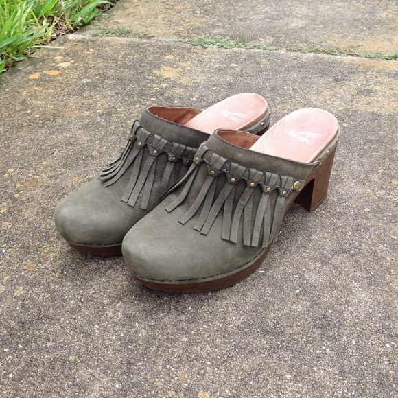 Dansko Deni Fringe Hunter Green Nubuck Clogs 40 - Picture 1 of 10